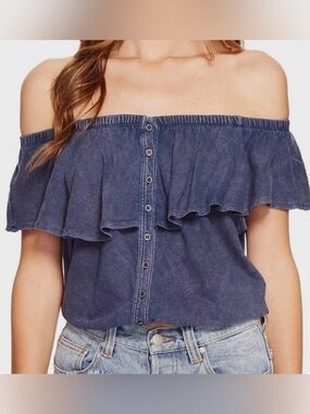 We The Free Faded Blue Crop Top Ruffle Off the Shoulder Button Down, Small